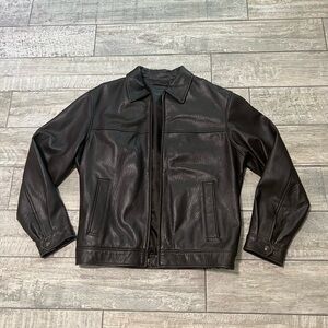 Roundtree & Yorke vintage Lambskin Leather Jacket. Large. Dark brown coat.